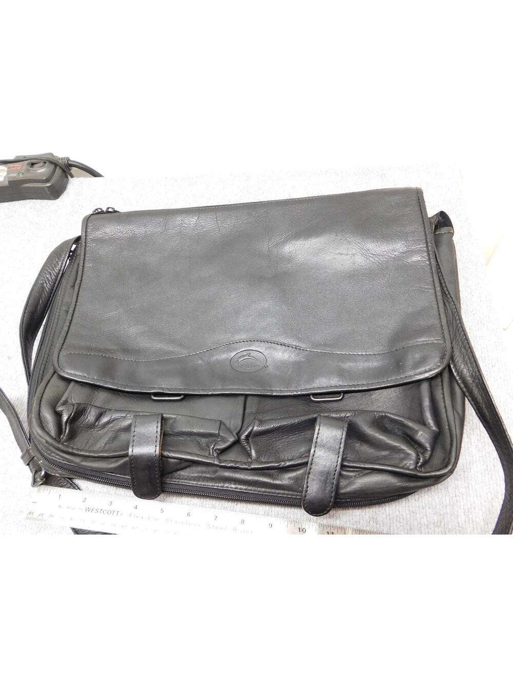 Delfino Messenger Bag Mens Medium Black Leather Adjustable Strap Colombia